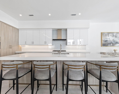 406 Ocean One Lane - Photo Thumbnail 7