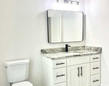 1260 Se Larkspur St Street Se - Photo Thumbnail 14