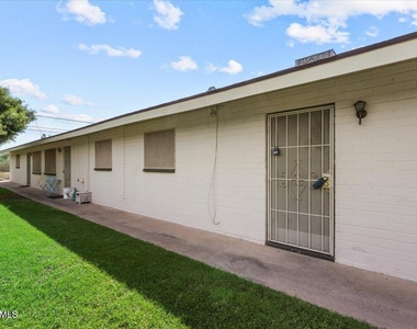 1321 E Carol Avenue - Photo Thumbnail 5
