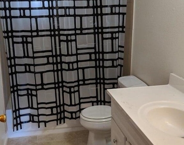 1321 E Carol Avenue - Photo Thumbnail 3