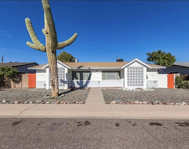 8444 E Coronado Road - Photo Thumbnail 17