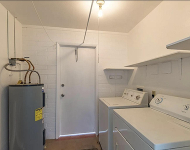 8444 E Coronado Road - Photo Thumbnail 11
