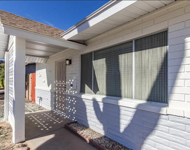 8444 E Coronado Road - Photo Thumbnail 4