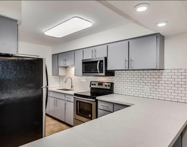 8444 E Coronado Road - Photo Thumbnail 3