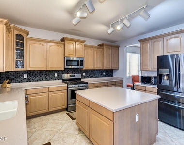 4815 N 96th Lane - Photo Thumbnail 2