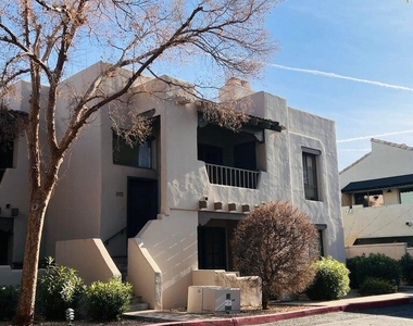 7300 N Dreamy Draw Drive - Photo Thumbnail 2