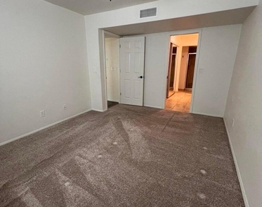 7300 N Dreamy Draw Drive - Photo Thumbnail 19