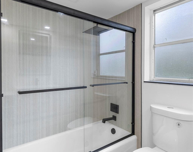 2800 N Palm Aire Drive - Photo Thumbnail 8