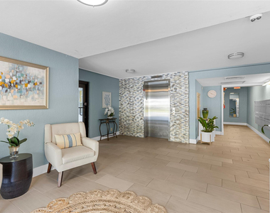 2800 N Palm Aire Drive - Photo Thumbnail 23