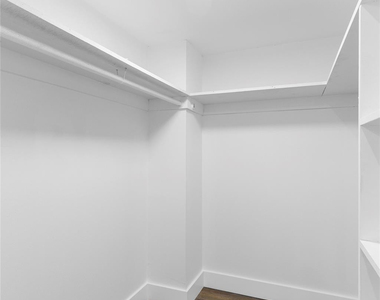 2800 N Palm Aire Drive - Photo Thumbnail 16