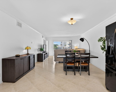 1166 Hillsboro - Photo Thumbnail 14