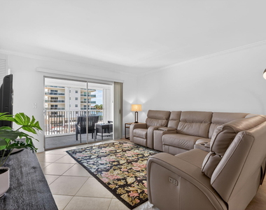 1166 Hillsboro - Photo Thumbnail 12