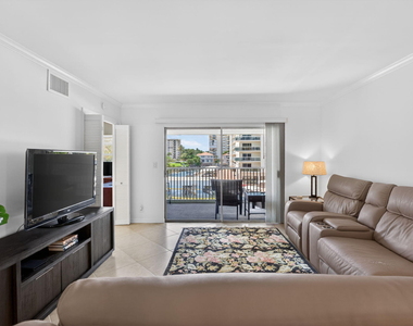 1166 Hillsboro - Photo Thumbnail 11