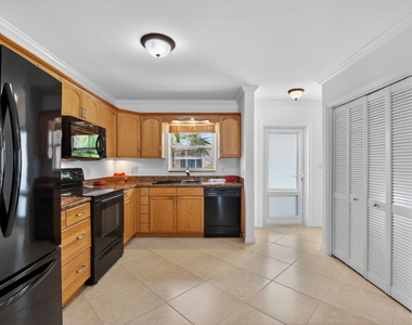 1166 Hillsboro - Photo Thumbnail 19