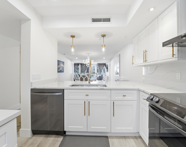 2501 Marina Isle Way - Photo Thumbnail 4