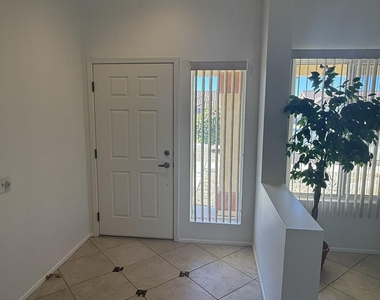 14518 W Heritage Drive - Photo Thumbnail 4