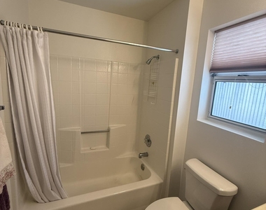 14518 W Heritage Drive - Photo Thumbnail 16