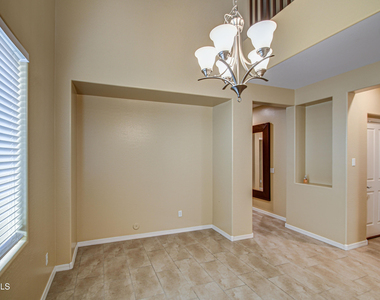 3114 E Franklin Avenue - Photo Thumbnail 3