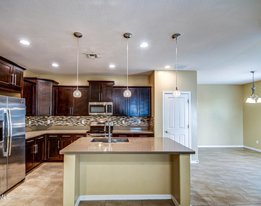 3114 E Franklin Avenue - Photo Thumbnail 4