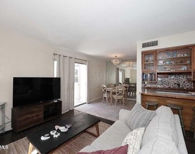 8819 N 12th Place - Photo Thumbnail 9