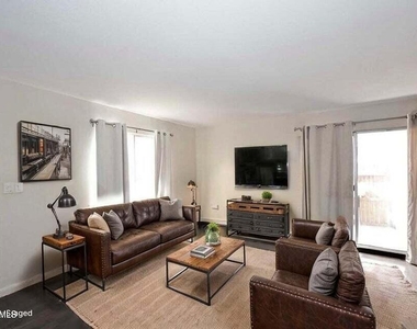 8819 N 12th Place - Photo Thumbnail 6