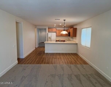 43205 W Jeremy Street - Photo Thumbnail 2