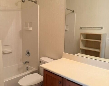 43205 W Jeremy Street - Photo Thumbnail 9