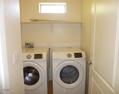 2727 N Price Road - Photo Thumbnail 9