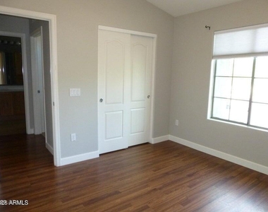 2727 N Price Road - Photo Thumbnail 11
