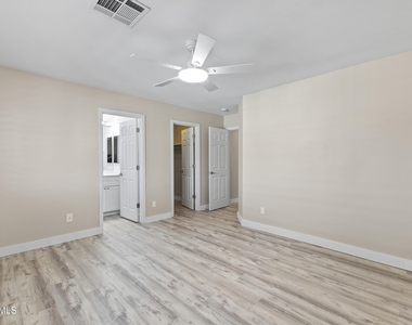 16723 N 160th Avenue - Photo Thumbnail 20