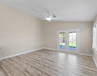 16723 N 160th Avenue - Photo Thumbnail 12