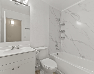 16723 N 160th Avenue - Photo Thumbnail 15