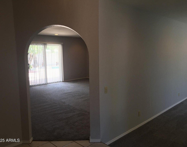 5623 E Aster Drive - Photo Thumbnail 7