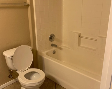 3301 E Earll Drive - Photo Thumbnail 16