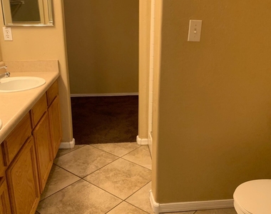 3301 E Earll Drive - Photo Thumbnail 7