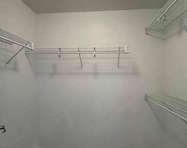 2115 N St Bonita Lane - Photo Thumbnail 6