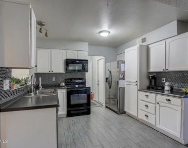 2755 E Michigan Avenue - Photo Thumbnail 2