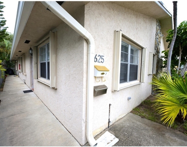 625 N M Street - Photo Thumbnail 2