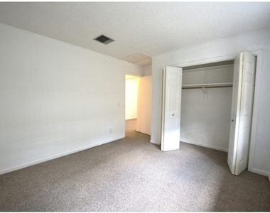 625 N M Street - Photo Thumbnail 9