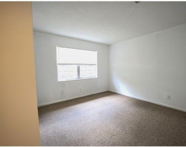 625 N M Street - Photo Thumbnail 8