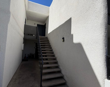 302 E Monte Vista Road - Photo Thumbnail 1