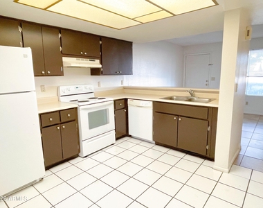 19601 N 7th Street - Photo Thumbnail 6