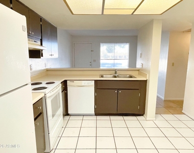 19601 N 7th Street - Photo Thumbnail 7