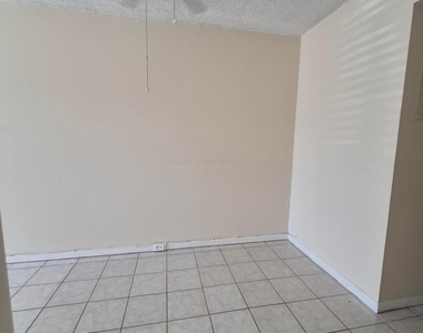 118 Kent H - Photo Thumbnail 3