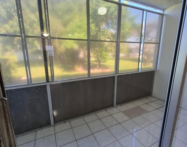 118 Kent H - Photo Thumbnail 6