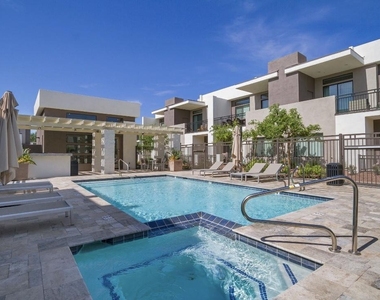 2015 N 50th Street - Photo Thumbnail 1