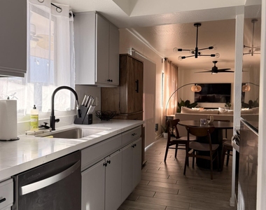 2554 W Kathleen Road - Photo Thumbnail 7