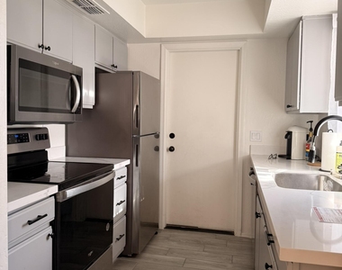 2554 W Kathleen Road - Photo Thumbnail 12
