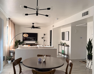 2554 W Kathleen Road - Photo Thumbnail 11