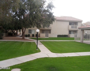 220 N 22nd Place - Photo Thumbnail 17
